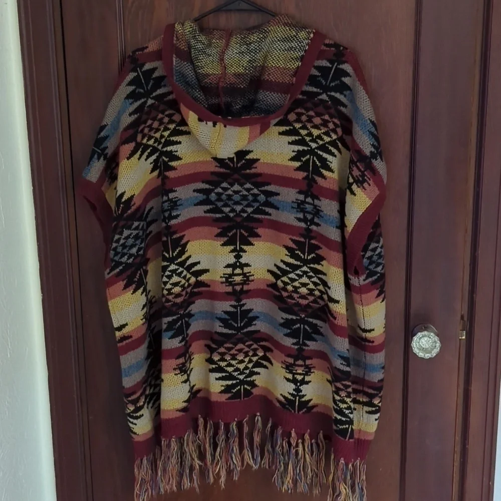 American Eagle Outfitters Open Hooded Aztec Fringe Festival Wrap Size XS/S
